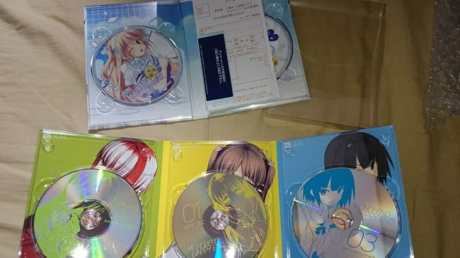 折りたたみ式のDVDトールケース