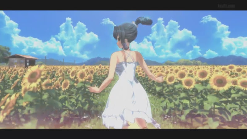 ひまわり畑を走り回るお姉さん